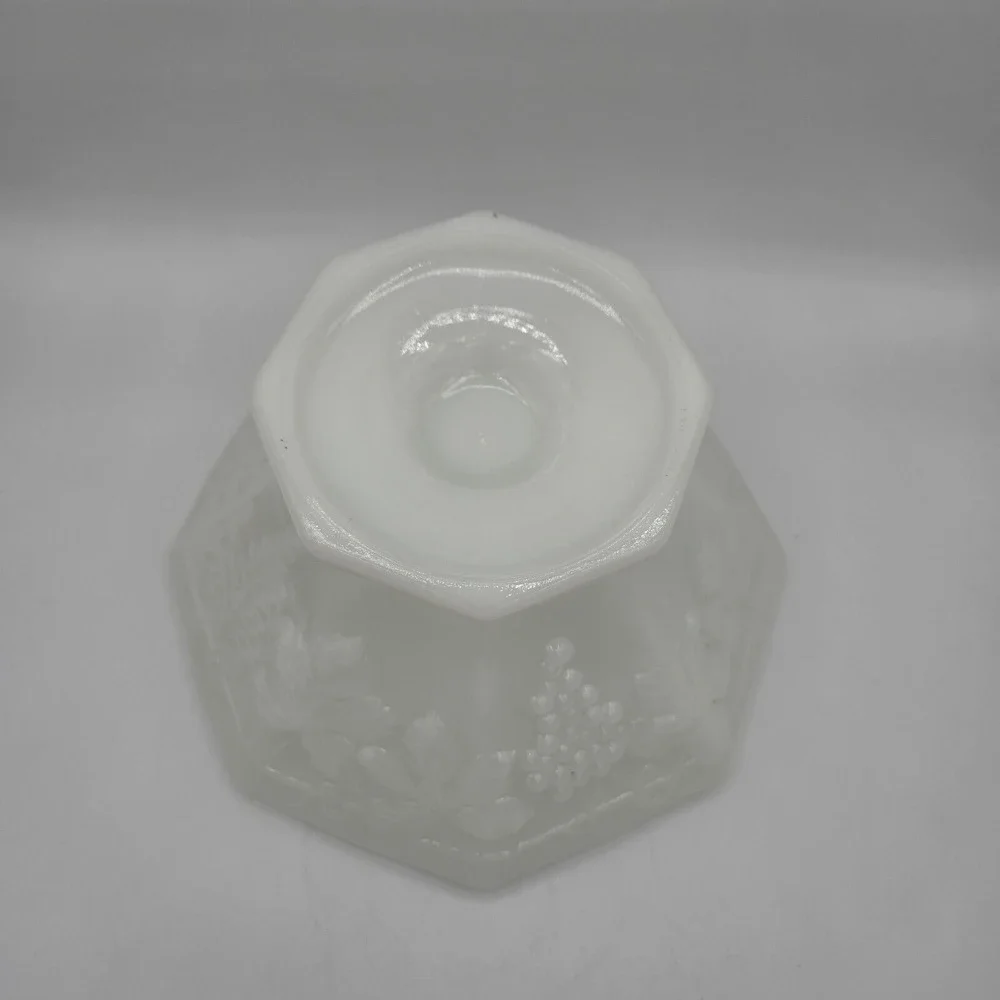 Vintage Indiana‎ Glass Company Milk Glass Pedestal Bowl Grape Vine Collectible